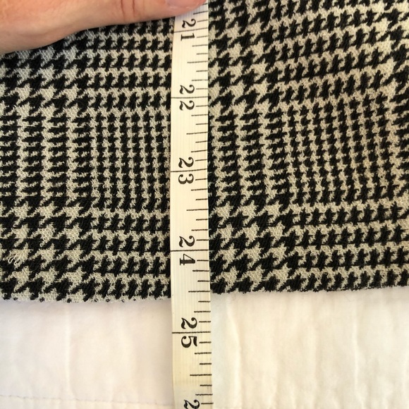 Houndstooth Pencil Skirt - Picture 9 of 11